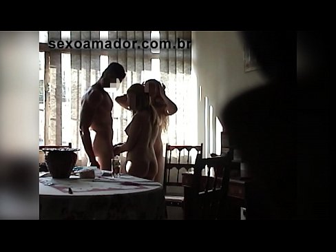 ❤️ L'amichi sessu invitanu un omu gigante è un trio cun ellu ❤❌ Super sex à porn co.zoomporno.ru ❌️❤